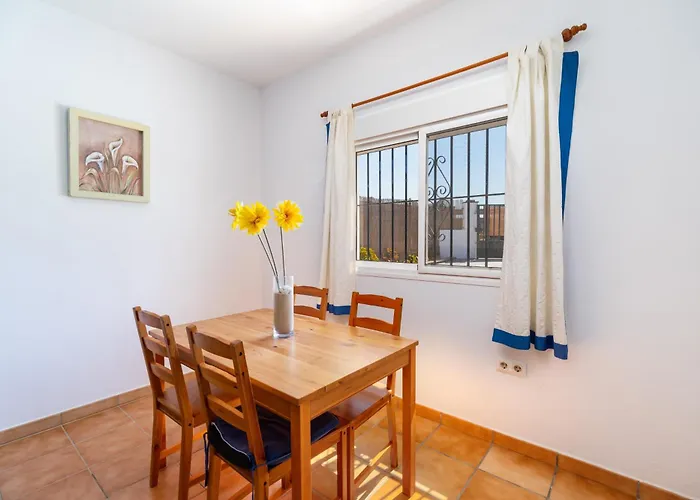 Casa Carlos Con Piscina Privada En Conil Vakantiehuis