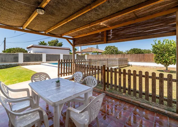 Casa Carlos Con Piscina Privada En Conil Vakantiehuis *